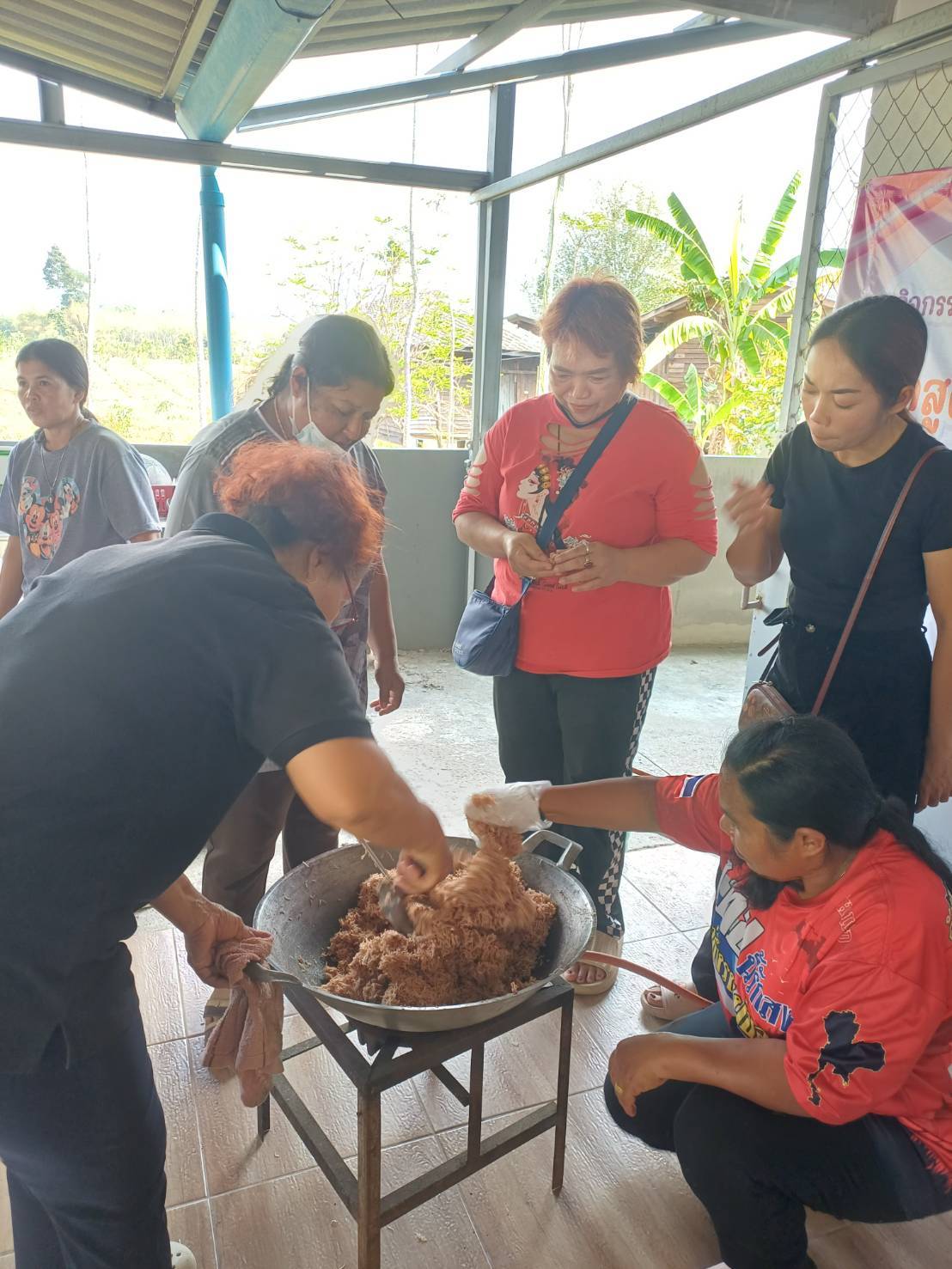 title - สำนักงานการปฏิรูปที่ดินจังหวัดระยอง จัดฝึกอบรมโครงการส่งเสริมการดำเนินงานอันเนื่องมาจากพระราชดำริ กิจกรรมพัฒนาและส่งเสริมศิลปหัตถกรรม ประจำปีงบประมาณ พ.ศ.2569
