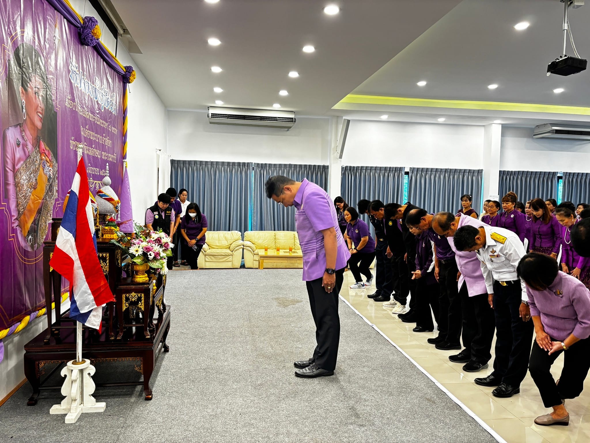 ปฏิรูปที่ดินจังหวัด พร้อมเจ้าหน้าที่ ส.ป.ก.ระยอง เข้าร่วมพิธีปล่อยพันธุ์สัตว์น้ำ ประกอบด้วยกุ้งขาว 300,000 ตัว ปลากะพงขาว 1,000 ตัว  เนื่องในวันเฉลิมพระชนมพรรษาสมเด็จพระนางเจ้าสุทิดา พัชรสุธาพิมลลักษณ พระบรมราชินี