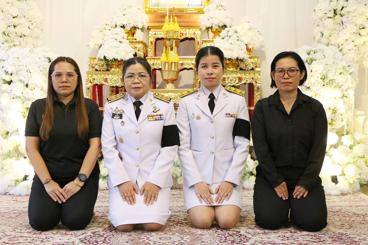 เมื่อวันที่ 7 พฤศจิกายน พ.ศ. 2568 เวลา 17.00 น. นางวิไลกัลยา สาริพันธ์ ปฏิรูปที่ด้นจังหวัดระยอง พร้อมข้าราชการ ส.ป.ก.ระยอง เข้าร่วมพิธีบำเพ็ญกุศลปัณรสมวาร ครบ 15 วันแห่งการสวรรคต