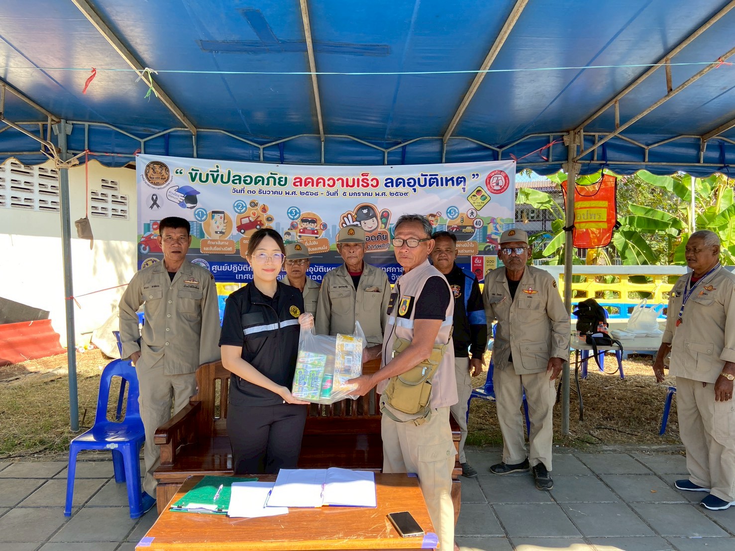 คณะทำงานตรวจติดตามการปฏิบัติงานจุดตรวจทางถนน อำเภอเมืองระยอง ชุดที่ 2 โดย นางสาวณัฐลดา รัฐมนตรี สำนักงานการปฏิรูปที่ดินจังหวัดระยอง ขอรายงานผลการตรวจติดตามประจำวันที่ 5 มกราคม 2569 