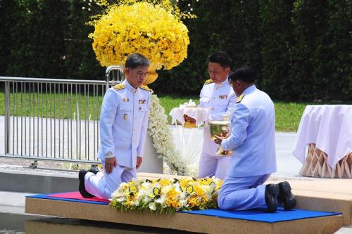 สำนักงานการปฏิรูปที่ดินจังหวัดระยอง ร่วมงานพิธีพลีกรรมตักน้ำจากแหล่งน้ำศักดิ์สิทธิ์   “วังสามพญา” วัดละหารไร่ อำเภอบ้านค่าย จังหวัดระยอง
