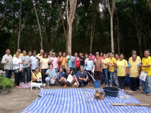 สำนักงานการปฏิรูปที่ดินจังหวัดระยอง จัดโครงการ อบรมเชิงปฏิบัติการ  เรื่องการเลี้ยงไส้เดือนดิน เพื่อผลิตปุ๋ยอินทรีย์ ภายใต้โครงการพัฒนาเกษตรกรรมยั่งยืน กิจกรรมส่งเสริมเกษตรอินทรีย์  ในเขตปฏิรูปที่ดิน ประจำปีงบประมาณ 2562