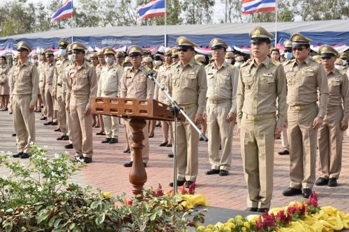 สำนักงานการปฏิรูปที่ดินจังหวัดระยอง ร่วมพิธีวางพานพุ่มดอกไม้สด ถวายราชสักการะ และกล่าวคำถวายราชสดุดีพระบาทสมเด็จพระจุลจอมเกล้าเจ้าอยู่หัว เนื่องในวันท้องถิ่นไทย ประจำปี 2563