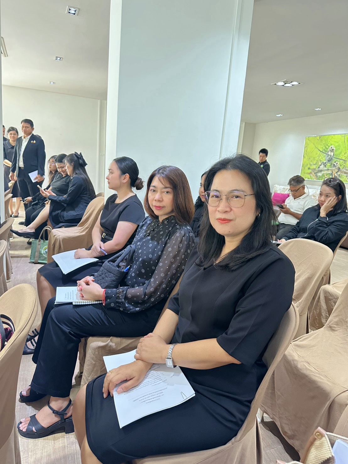 title - ผอ.กปร. และเจ้าหน้าที่ กปร. เข้าร่วม การประชุมเตรียมการจัดงาน “สีสรรพรรณไม้ เทิดไท้บรมราชินีนาถ” 