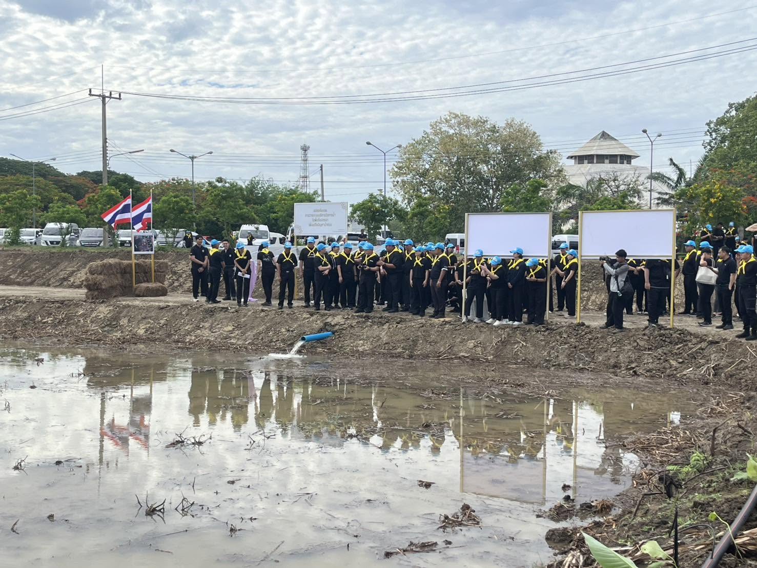 title - กปร. ร่วมกิจกรรมจิตอาสาพัฒนาด้านการเกษตร ณ ศูนย์ส่งเสริมและพัฒนาอาชีพเสริมนอกภาคการเกษตร