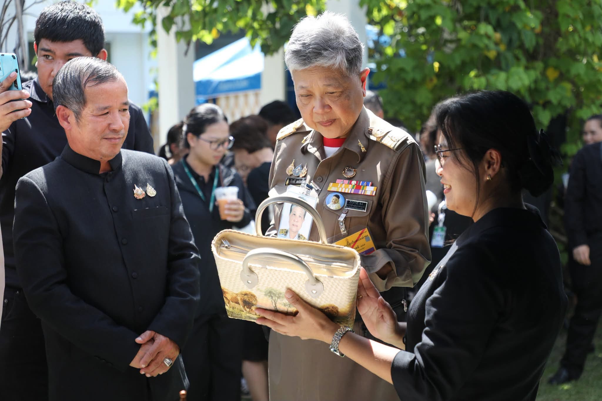 title - กองประสานงานโครงการพระราชดำริและโครงการพิเศษ ร่วมงานแถลงข่าว “สีสรรพรรณไม้ เทิดไท้บรมราชินีนาถ” ประจำปี 2569