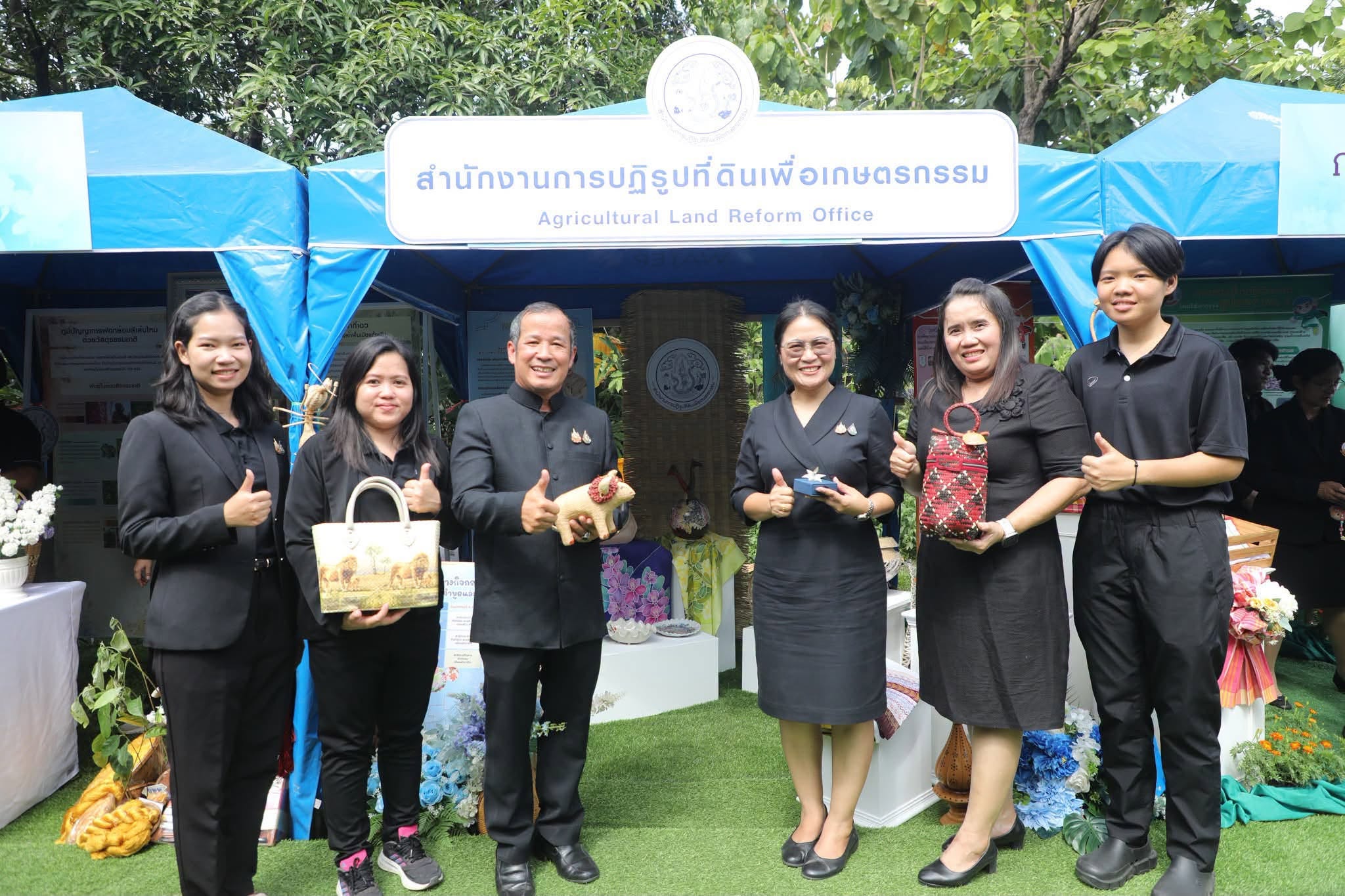 title - กองประสานงานโครงการพระราชดำริและโครงการพิเศษ ร่วมงานแถลงข่าว “สีสรรพรรณไม้ เทิดไท้บรมราชินีนาถ” ประจำปี 2569