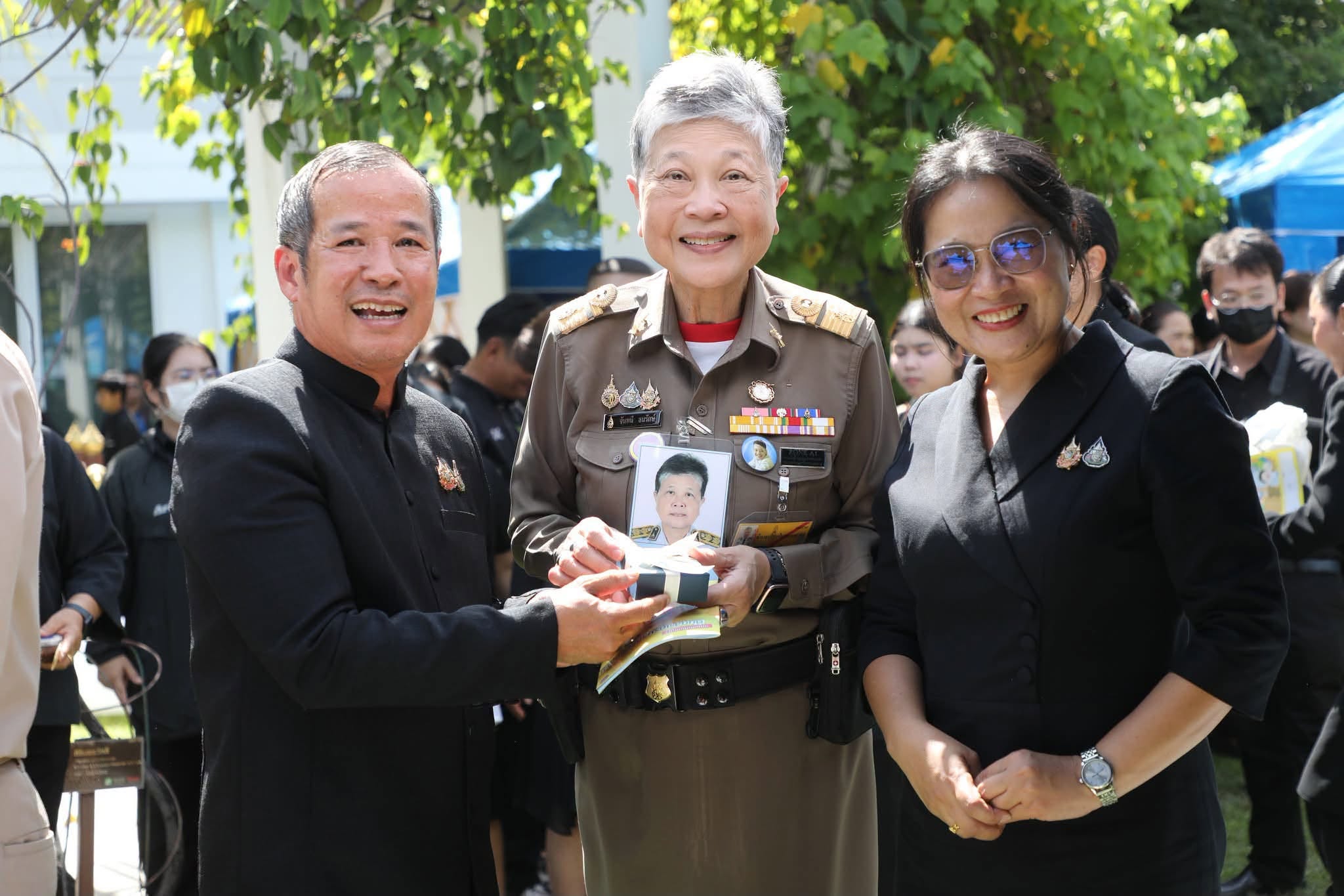 title - กองประสานงานโครงการพระราชดำริและโครงการพิเศษ ร่วมงานแถลงข่าว “สีสรรพรรณไม้ เทิดไท้บรมราชินีนาถ” ประจำปี 2569