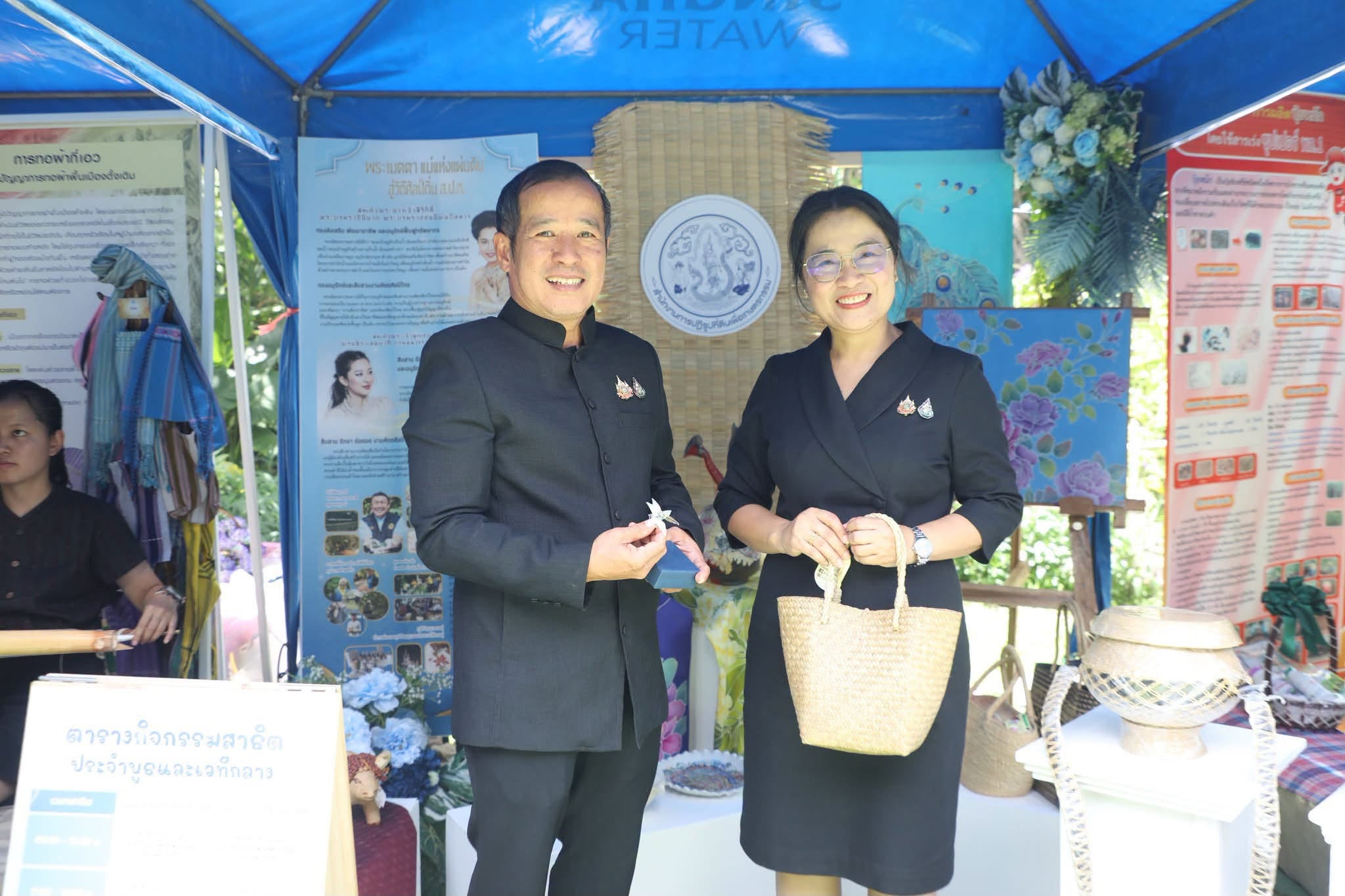 title - กองประสานงานโครงการพระราชดำริและโครงการพิเศษ ร่วมงานแถลงข่าว “สีสรรพรรณไม้ เทิดไท้บรมราชินีนาถ” ประจำปี 2569