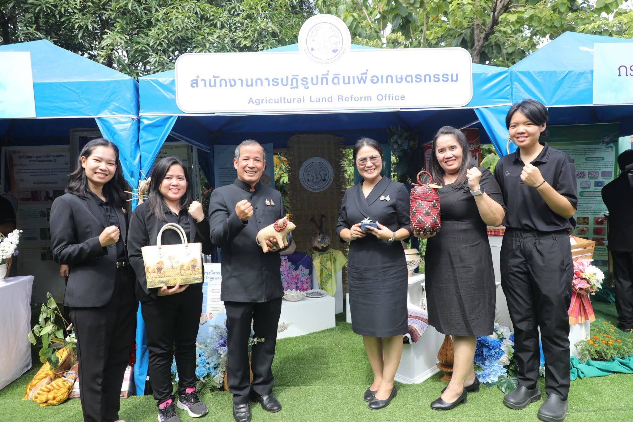 title - กองประสานงานโครงการพระราชดำริและโครงการพิเศษ ร่วมงานแถลงข่าว “สีสรรพรรณไม้ เทิดไท้บรมราชินีนาถ” ประจำปี 2569