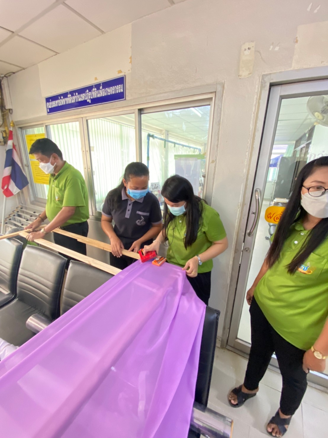 ส.ป.ก.สระแก้ว จัดตั้งโต๊ะหมู่ประดิษฐานพระฉายาลักษณ์สมเด็จพระนางเจ้า ฯ พระบรมราชินี พร้อมเครื่องราชสักการะ