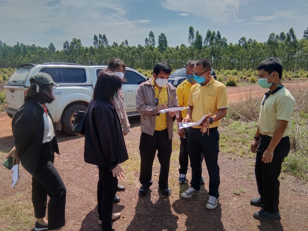 ส.ป.ก.สระแก้ว ลงพื้นที่ตรวจสอบสภาพที่ดิน เพื่อนำมาดำเนินการปฏิรูปที่ดินเพื่อเกษตรกรรม และแก้ไขปัญหาผู้ไร้ที่ดินทำกินให้มีที่ดินทำกินเป็นของตนเอง