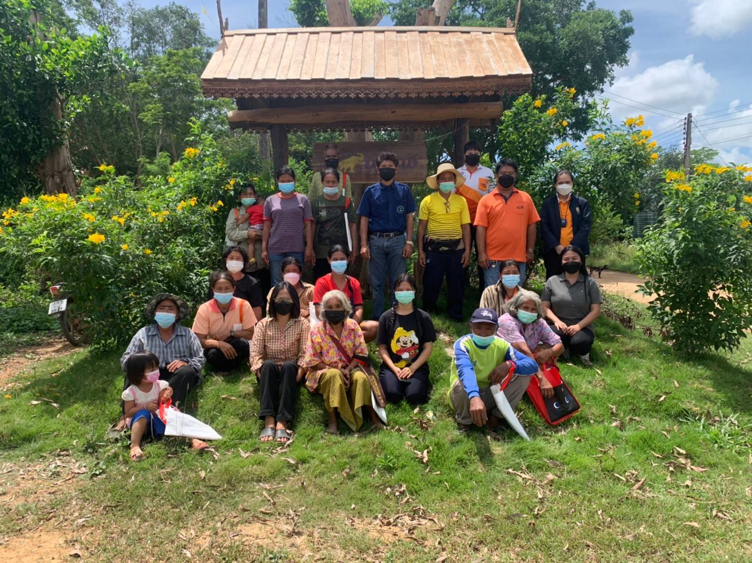 ส.ป.ก.สระแก้ว จัดอบรมโครงการพัชสุธาคชานุรักษ์ ปีงบประมาณ พ.ศ.2565 หลักสูตร ส่งเสริมการปลูกผักสวนครัวระบบน้ำหยด ณ ศาลาประชาคม หมู่ที่ 28 บ้านสระหลวง ตำบลทุ่งมหาเจริญ อำเภอวังน้ำเย็น จังหวัดสระแก้ว