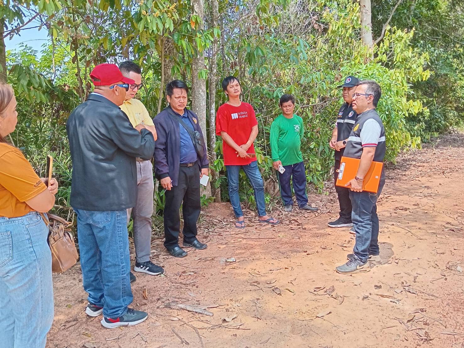ส.ป.ก.สระแก้ว วมตรวจสอบข้อเท็จจริงกรณีการร้องเรียนปิดเส้นทางสัญจรเพื่อเข้า-ออก สู่ทางสาธารณะ บริเวณที่ดินหมู่ที่ 8 บ้านคลองผักขม ตำบลท่าแยก อำเภอเมืองสระแก้ว จังหวัดสระแก้ว