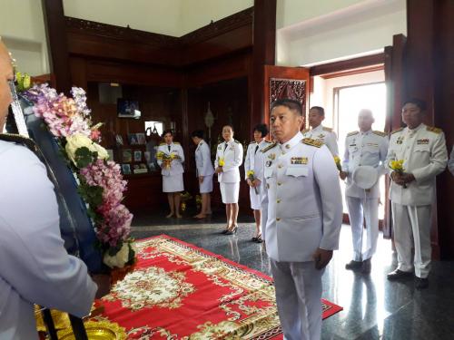 ร่วมพิธีอัญเชิญพวงดอกไม้พระราชทาน สมเด็จพระนางเจ้าสิริกิติ์พระบรมราชินีนาถ พระบรมราชชนนีพันปีหลวง