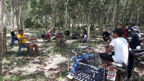 ไกล่เกลี่ยพื้นที่พิพาทเเนวเขตระหว่างเกษตรกรกับพื้นที่สาธารณะหมู่บ้าน