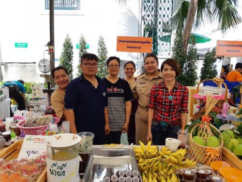 สำนักงานการปฏิรูปที่ดินจังหวัดสระบุรี โดยกลุ่มยุทธศาสตร์และการปฏิรูปที่ดิน นำสมาชิกวิสาหกิจชุมชนกลุ่มแม่บ้านเกษตรกรก้าวหน้า ร่วมออกร้านจำหน่ายผลิตภัณฑ์ของกลุ่มวิสาหกิจฯ  ในงานวันคล้ายวันสถาปนา