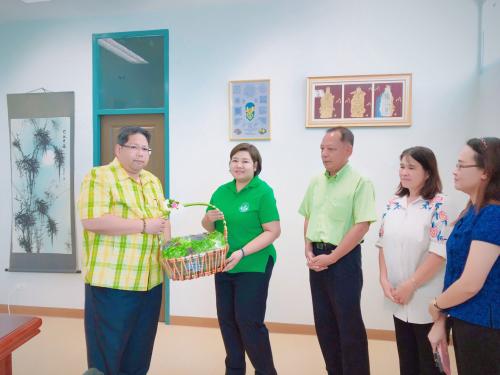                นางสาวลักษณา มั่นเศรษฐวิทย์  ปฏิรูปที่ดินจังหวัดสระบุรี พร้อมด้วยคณะเจ้าหน้าที่ สำนักงานการปฎิรูปที่ดินจังหวัดสระบุรีเข้ารายงานตัวและแสดงความยินดีกับนายสมภพ สมิตะสิริ  รองผู้ว่าราชการจังหวัดสระบุรี 