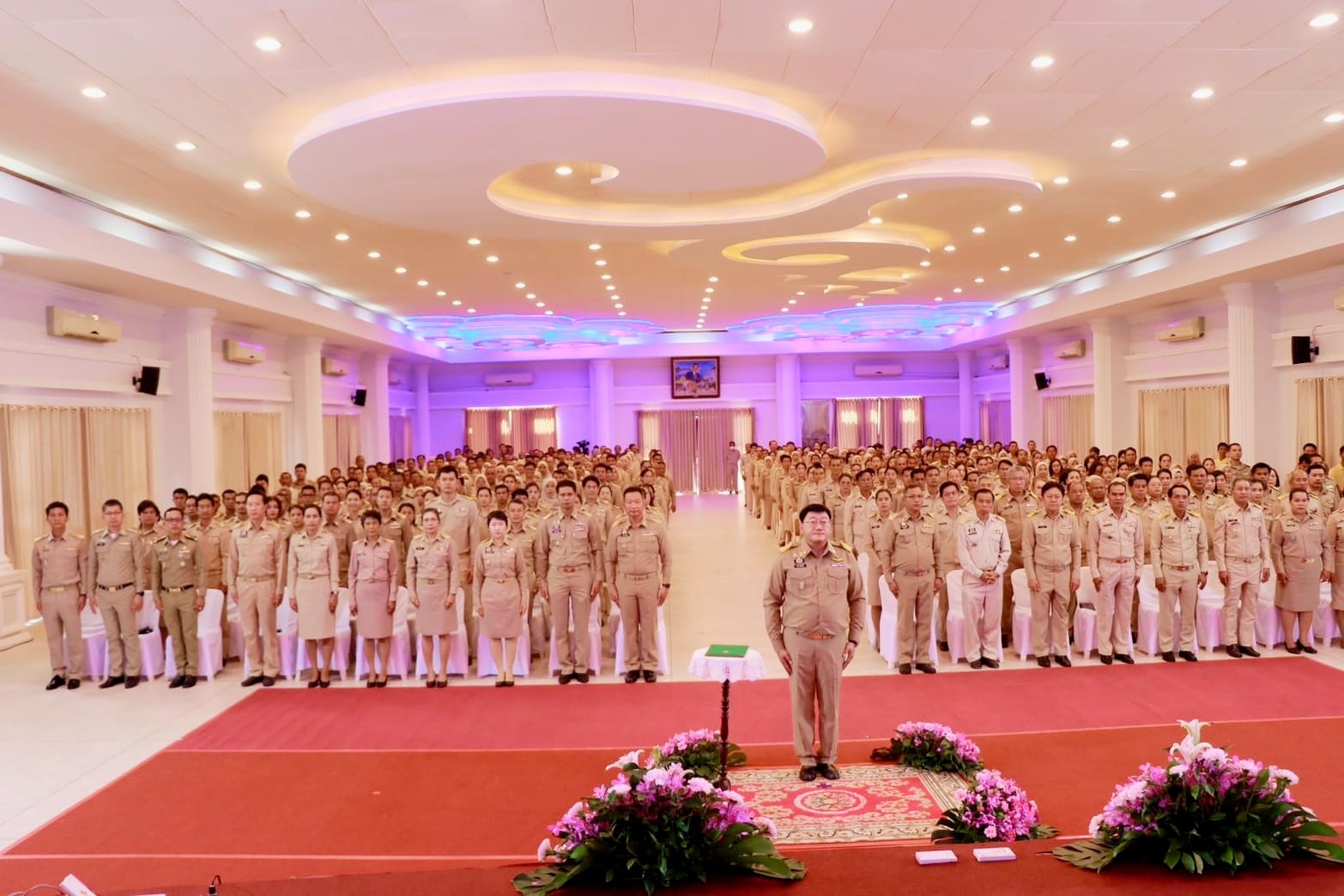  ปฏิรูปที่ดินจังหวัดสตูล ร่วมพิธีวางพานพุ่มดอกไม้สด ถวายราชสักการะและกล่าวถวายราชสดุดี พระบาทสมเด็จพระจุลจอมเกล้าเจ้าอยู่หัว รัชกาลที่ 5 เนื่องในวันท้องถิ่นไทยประจำปี 2567