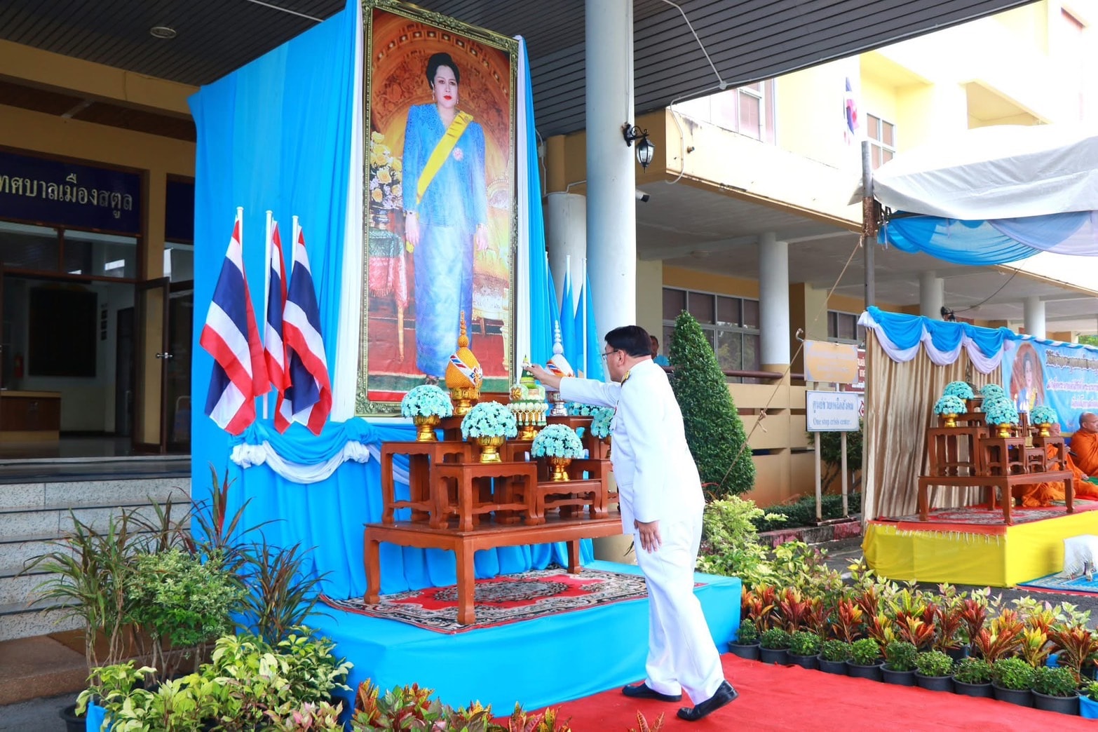 ปฏิรูปที่ดินจังหวัดสตูลพร้อมด้วยเจ้าหน้าที่ ส.ป.ก.สตูล ร่วมพิธีเจริญพระพุทธมนต์ และพิธีทำบุญตักบาตรข้าวสารอาหารแห้ง พระสงฆ์และสามเณร 94 รูป ถวายพระราชกุศลสมเด็จพระนางเจ้าสิริกิติ์ พระบรมราชินีนาถ พระบรมราชชนนีพันปีหลวง เนื่องในวันเฉลิมพระชนมพรรษา 12 สิงหาคม 2568