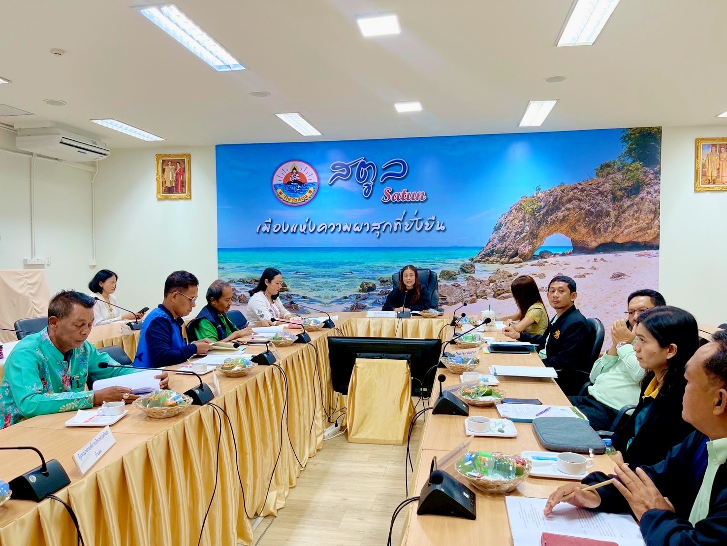 สำนักงานการปฏิรูปที่ดินจังหวัดสตูล ประชุมคณะทำงานพิจารณาแนวเขตการจัดที่ดินให้แก่เกษตรกร กรณีเป็นที่ดินที่ไม่คยจัดให้แก่บุคคลใด ตามกฏหมายปฏิรูปที่ดินเพื่อเกษตรกรรม 