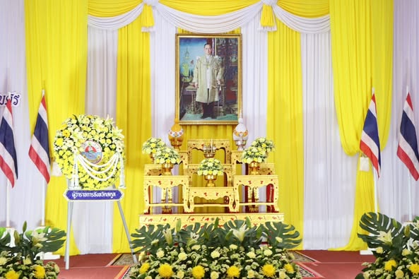  ปฏิรูปที่ดินจังหวัดสตูล ร่วมพิธีวางพวงมาลาและถวายบังคม เนื่องใน “วันนวมินทรมหาราช” เพื่อน้อมรำลึกในพระมหากรุณาธิคุณ พระบาทสมเด็จพระปรมินทรมหาภูมิพลอดุลยเดชมหาราช บรมนาถบพิตร 