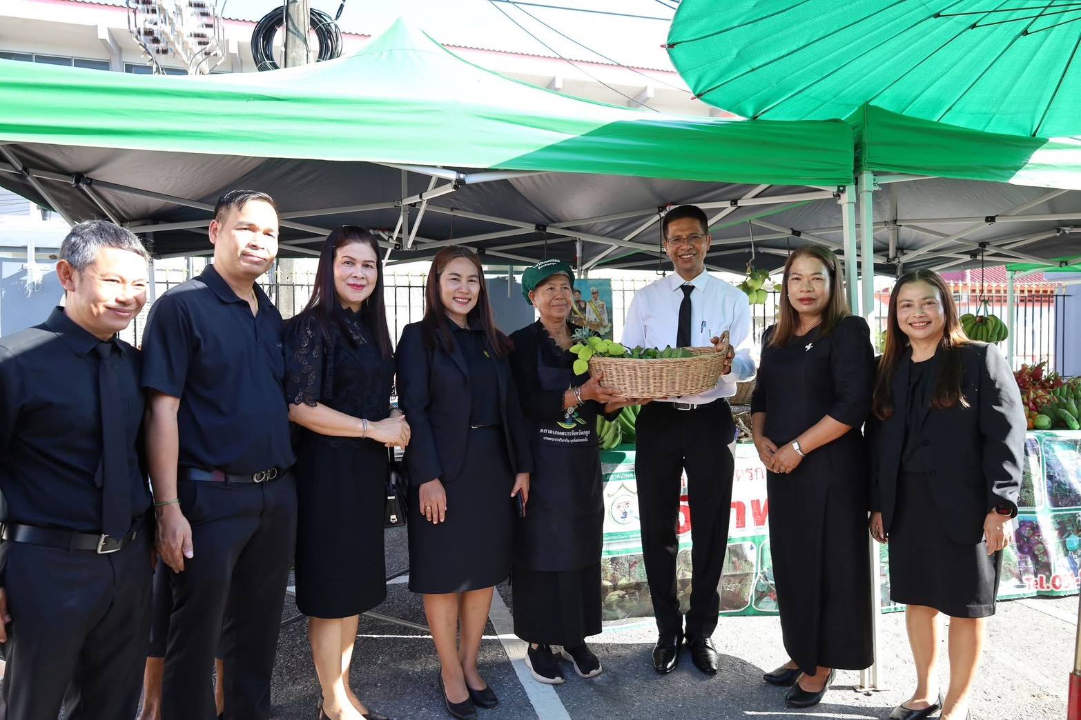 title - ปฏิรูปที่ดินจังหวัดสตูล มอบหมายกลุ่มยุทธศาสตร์และการปฏิรูปที่ดิน นำวิสาหกิจชุมชนในเขตปฏิรูปที่ดิน ร่วมจำหน่ายสินค้า ผลผลิตของเกษตรกร ส่งสุขปีใหม่ 2569