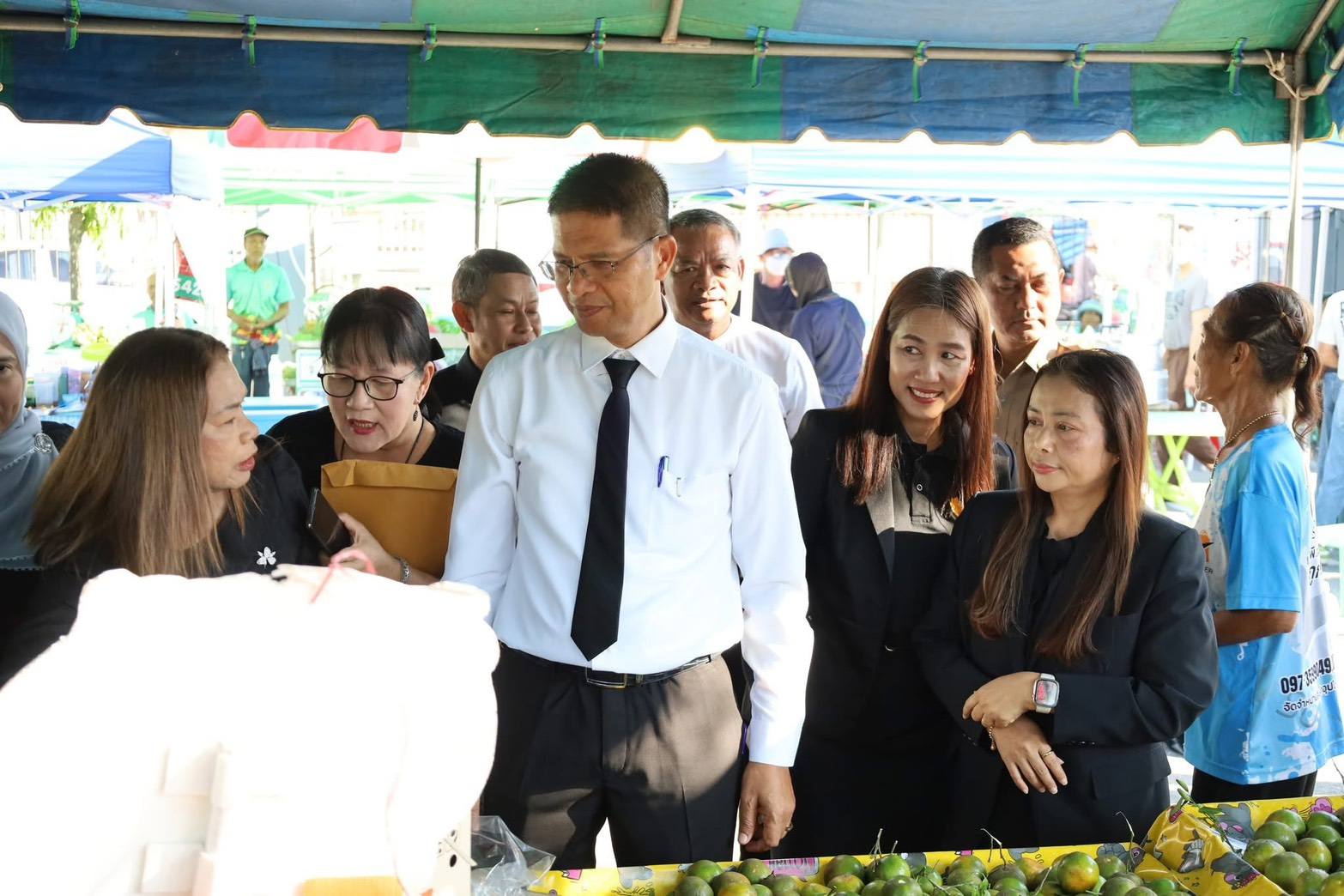 title - ปฏิรูปที่ดินจังหวัดสตูล มอบหมายกลุ่มยุทธศาสตร์และการปฏิรูปที่ดิน นำวิสาหกิจชุมชนในเขตปฏิรูปที่ดิน ร่วมจำหน่ายสินค้า ผลผลิตของเกษตรกร ส่งสุขปีใหม่ 2569