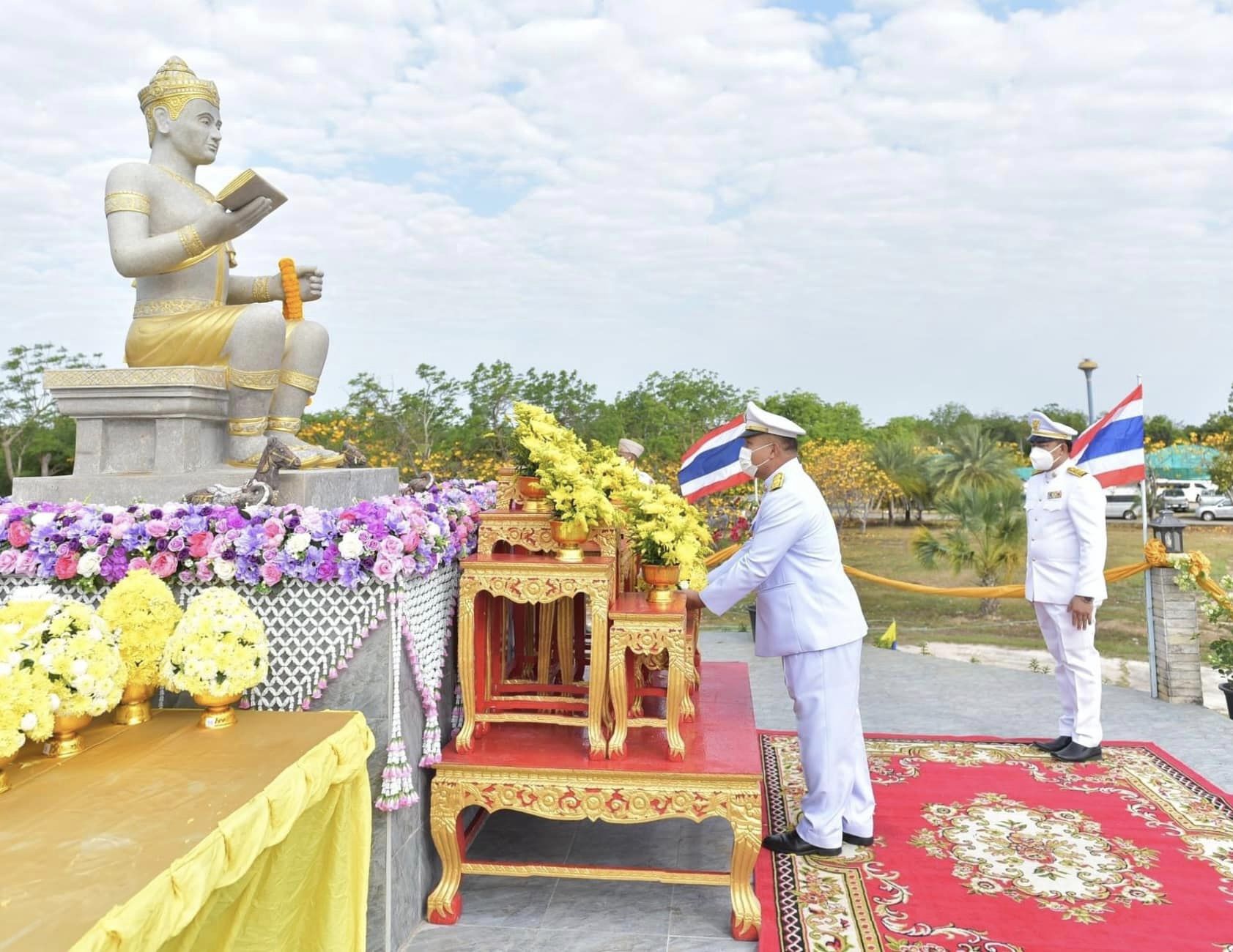 ร่วมพิธีถวายราชสักการะ เนื่องในวันพ่อขุนรามคำแหงมหาราช ณ บริเวณลานพระบรมราชานุสาวรีย์พ่อขุนรามคำแหงมหาราช มหาวิทยาลัยรามคำแหง