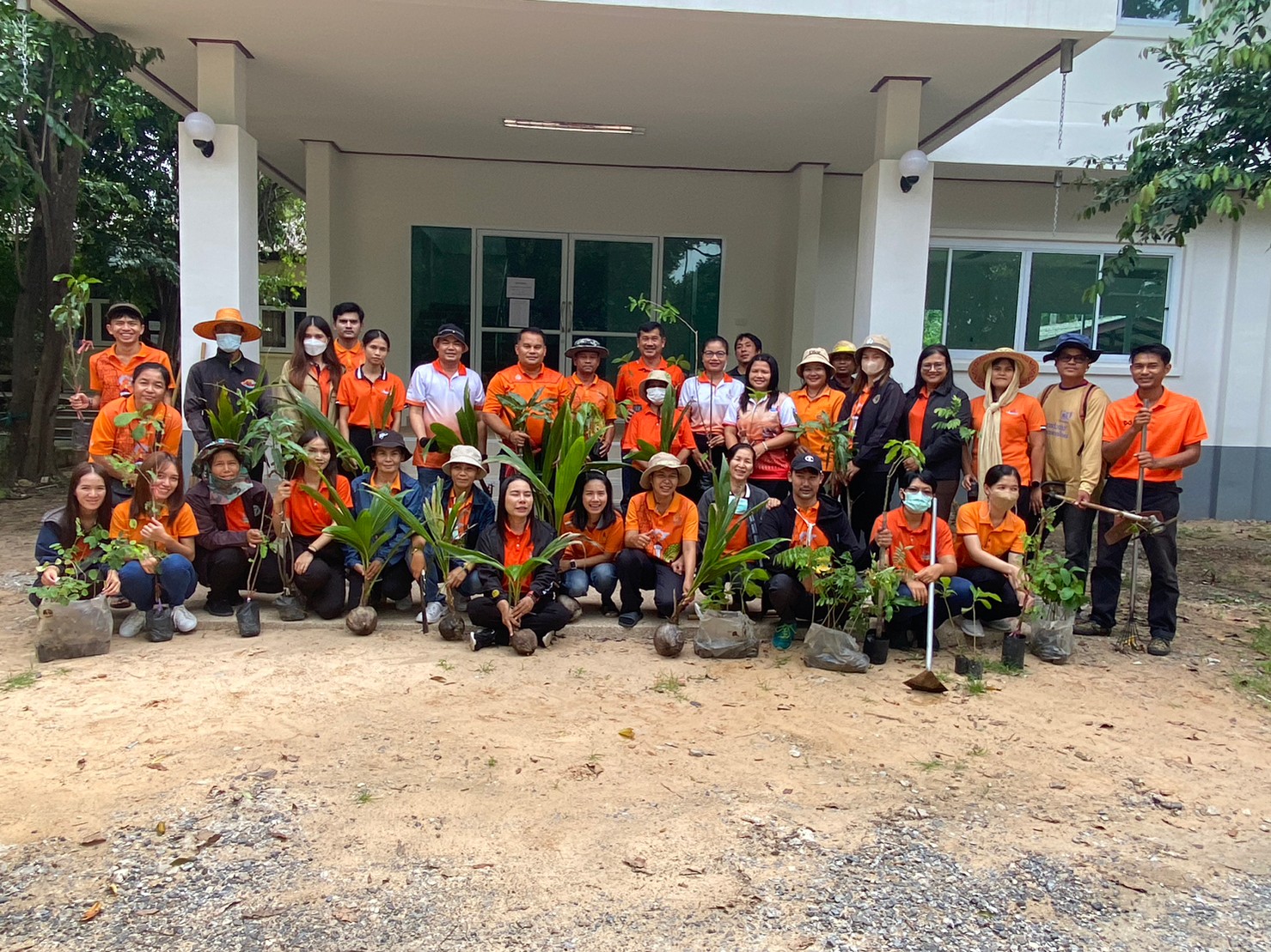 จัดกิจกรรม Unit School และกิจกรรม big cleaning day
