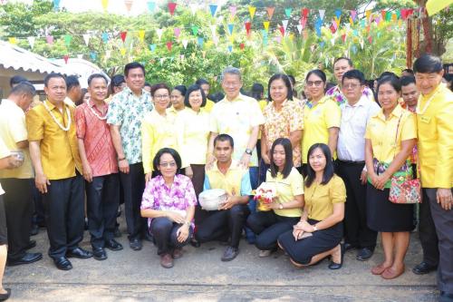 ส.ป.ก.ศรีสะเกษ ร่วมประเพณีรดน้ำขอพรผู้บริหารจังหวัดเนื่องในเทศกาลสงกรานต์ ปี ๒๕๖๒ 