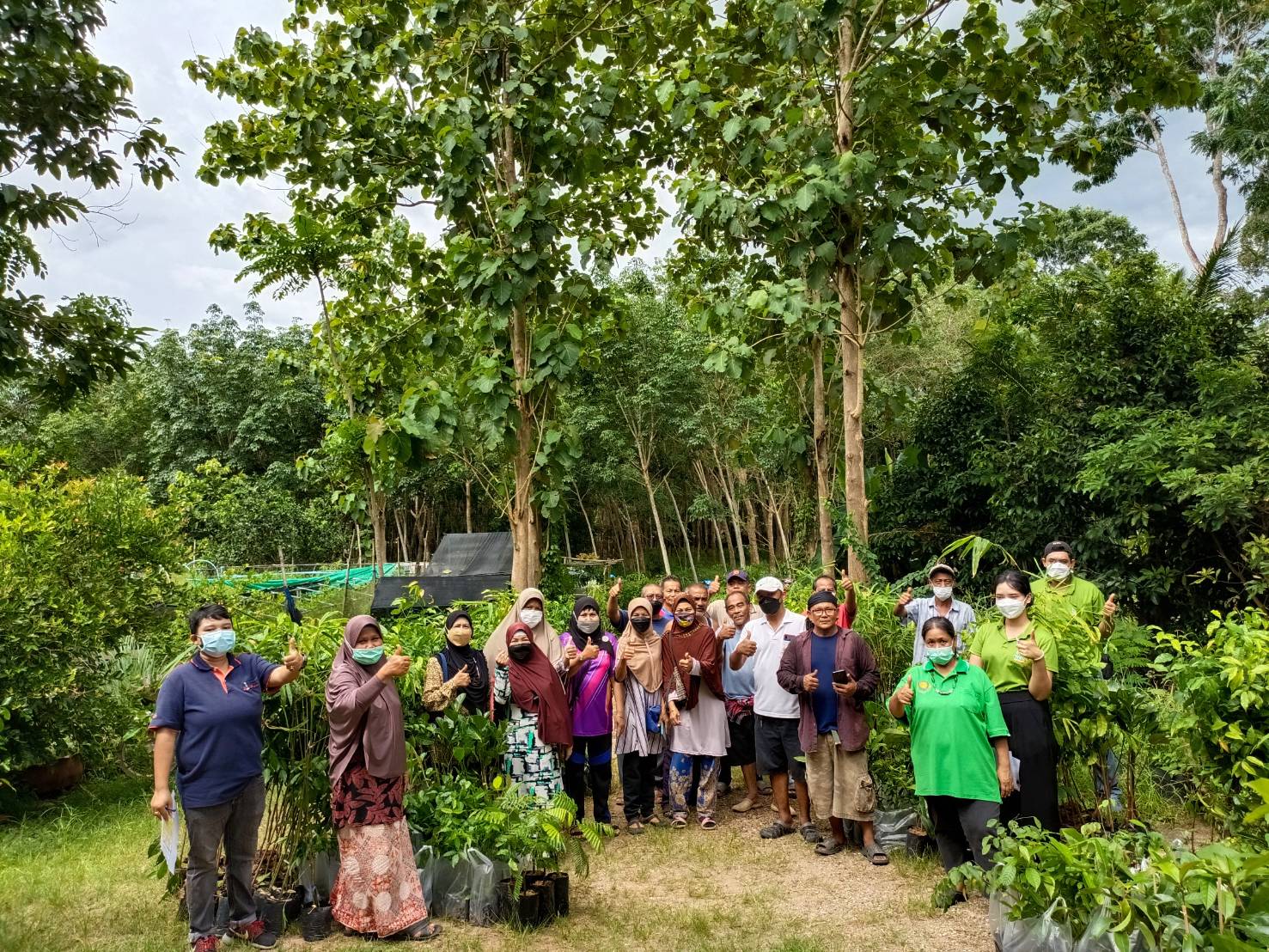 ส.ป.ก.สงขลา สนับสนุนปัจจัยการผลิต (พันธุ์ไม้)ให้แก่เกษตร ภายใต้โครงการส่งเสริมระบบวนเกษตรในเขตปฏิรูปที่ดิน ปี ๒๕๖๕