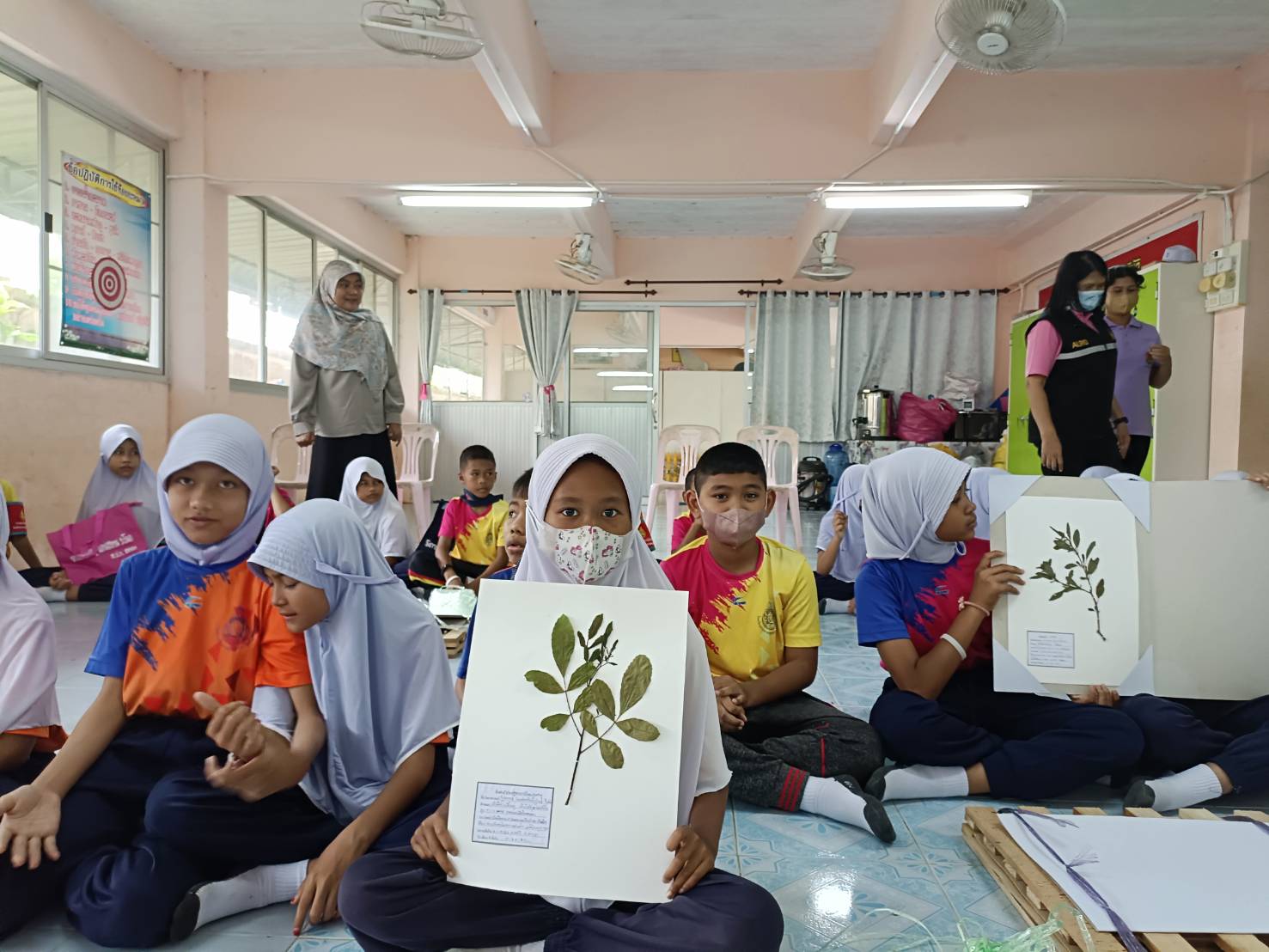 ส.ป.ก.สงขลา จัดอบรมเชิงปฏิบัติการจัดทำสวนพฤกษศาสตร์โรงเรียน การทำพรรณไม้อัดแห้ง ณ โรงเรียนกระจายสุทธิธรรมโนอนุสรณ์ ม.๑ ต.ท่าหมอไทร  อ.จะนะ จ.สงขลา