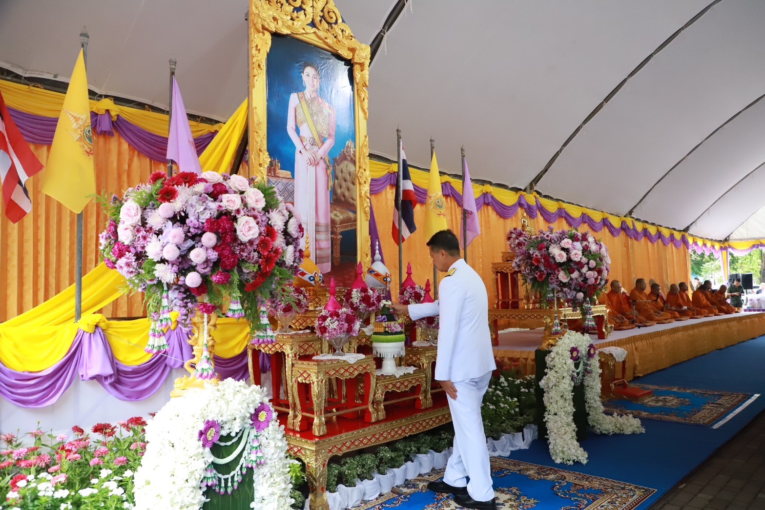 พิธีทำบุญตักบาตรถวายพระราชกุศล เนื่องในโอกาสวันเฉลิมพระชนมพรรษา สมเด็จพระนางเจ้าฯ พระบรมราชินี 3 มิถุนายน 2567
