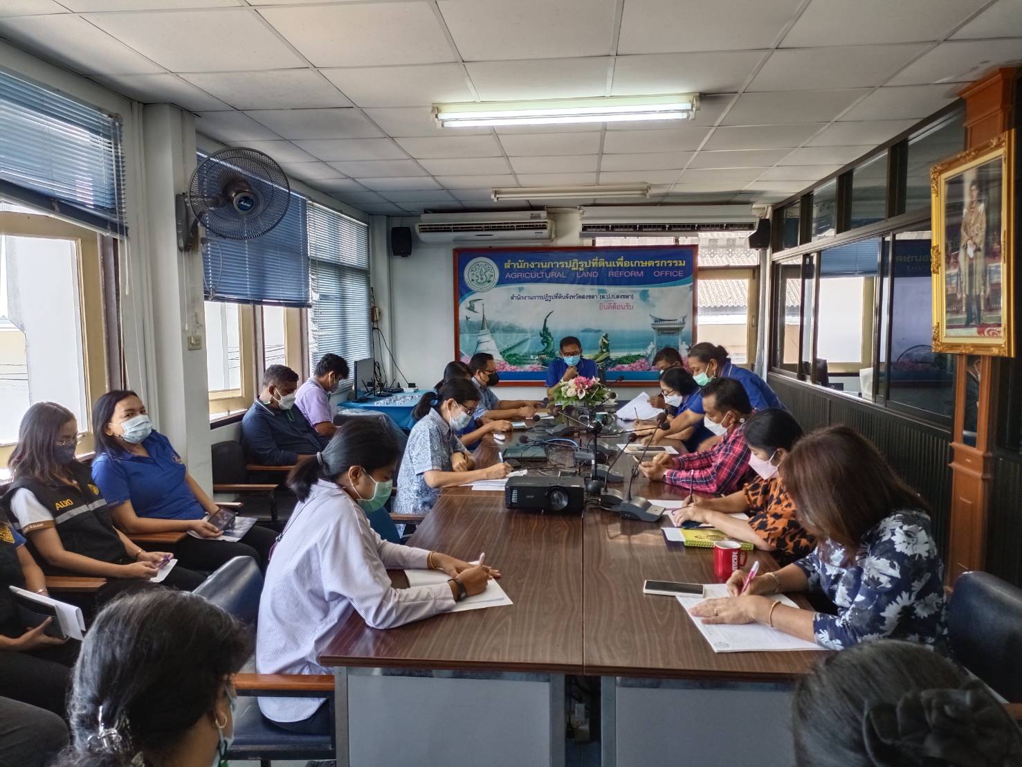 ประชุมสำนักงานประจำเดือนเมษายน 2565