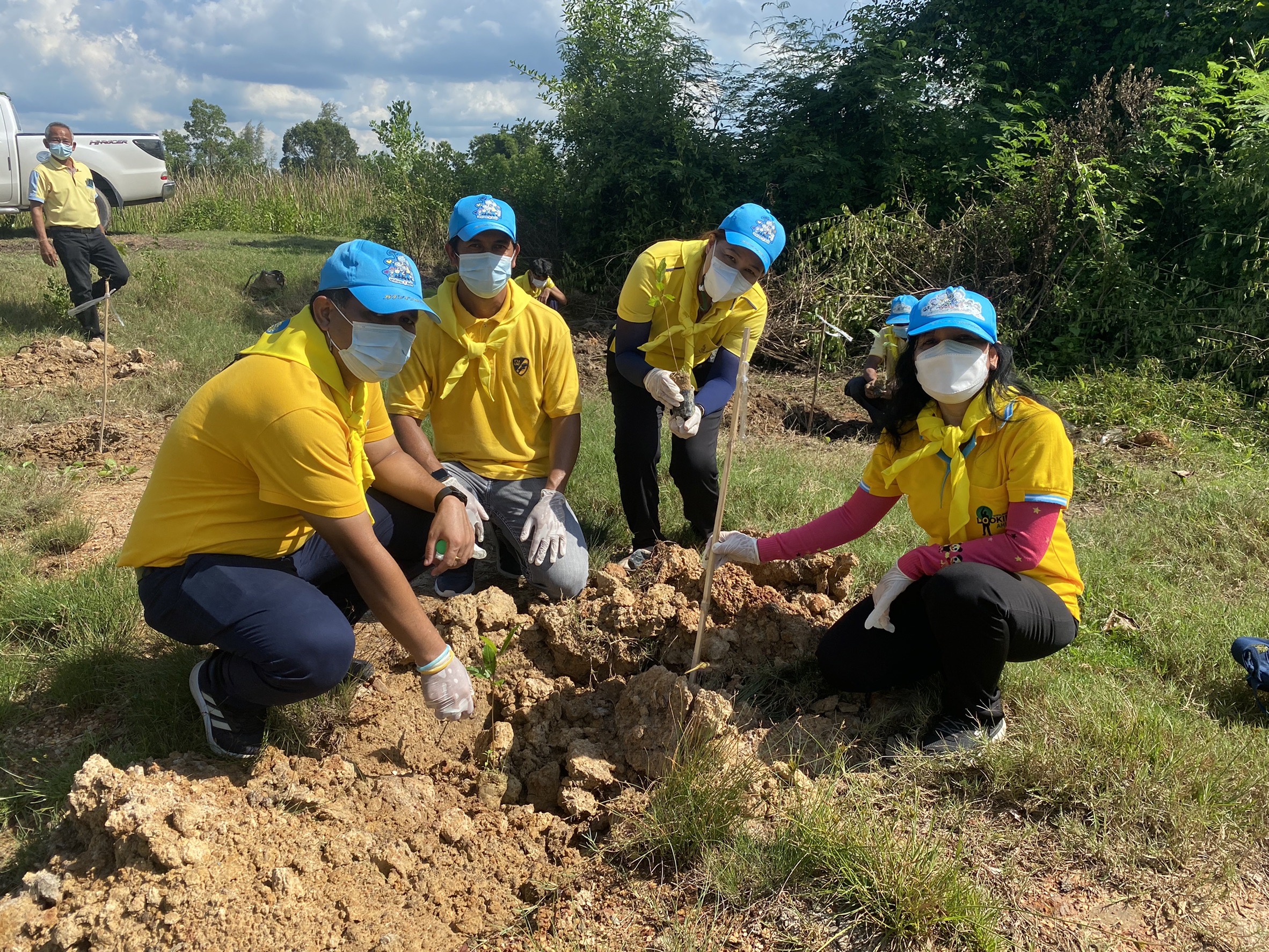 ส.ป.ก.สงขลา ร่วมกิจกรรมจิตอาสาพัฒนาถวายพระราชกุศล เนื่องในโอกาสวันคล้ายวันเสด็จสวรรคต พระบาทสมเด็จพระปรเมนทรมหาอานันทมหิดล พระอัฐมรามาธิบดินทร