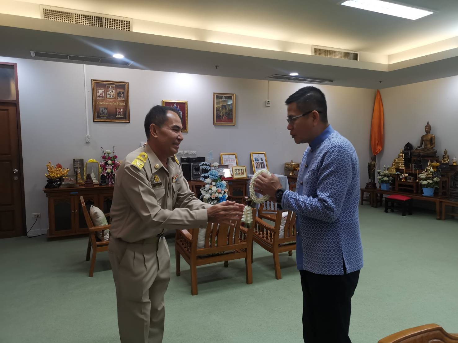รายงานตัวในโอกาสย้ายมาดำรงตำแหน่งปฏิรูปที่ดินจังหวัดสุโขทัย