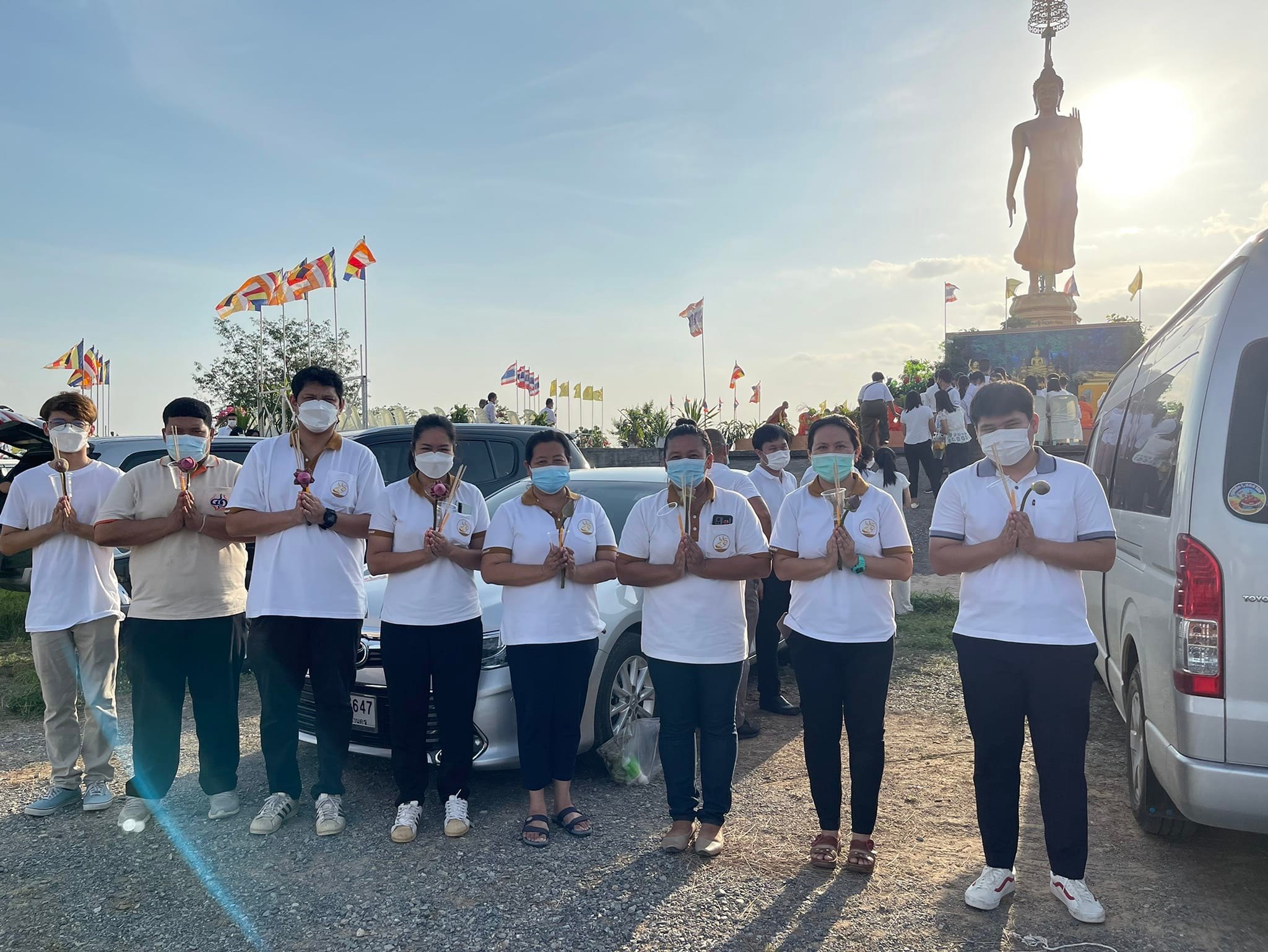 าร่วมพิธีทำบุญตักบาตร เนื่องในวันวิสาขบูชา ประจำปี ๒๕๖๕ ณ วัดราชธานี อ.เมือง จ.สุโขทัย