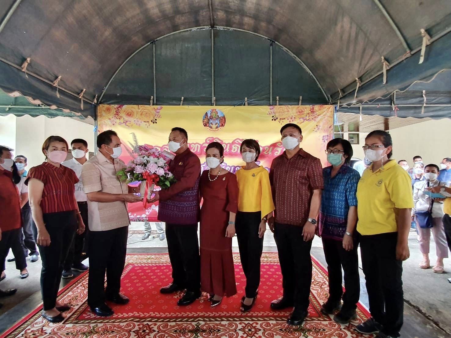 วันที่ 1 ตุลาคม 2565 นายพนมไพร ดีใหม่ ปฏิรูปที่ดินจังหวัดสุรินทร์ พร้อมด้วยเจ้าหน้าที่ ส.ป.ก.สุรินทร์ ร่วมต้อนรับและแสดงความยินดีกับ นายพิจิตร บุญทัน ผู้ว่าราชการจังหวัดสุรินทร์ ณ ศาลากลางจังหวัดสุรินทร์