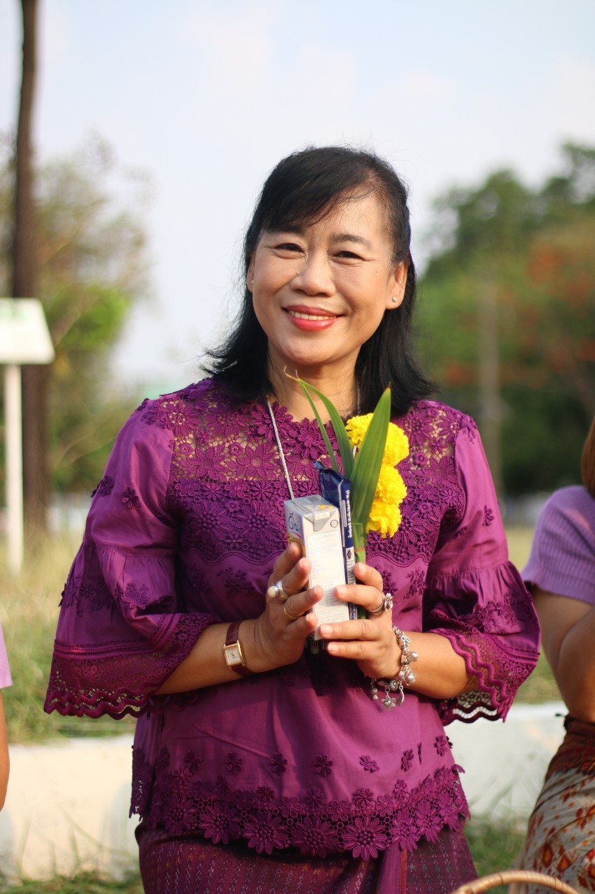ตักบาตรกับช้าง วันที่ 20 เมษายน 2567
