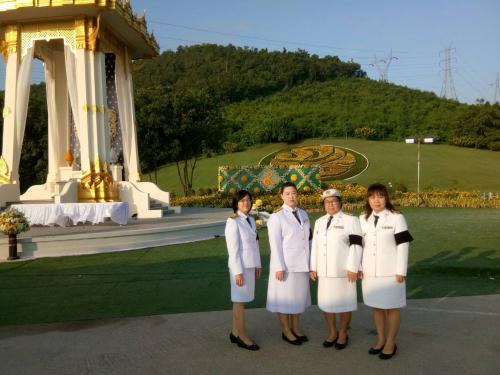 ข้าราชการร่วมพิธีถวายพระเพลิงพระบรมศพ วันที่ 27 ตลาคม 2560