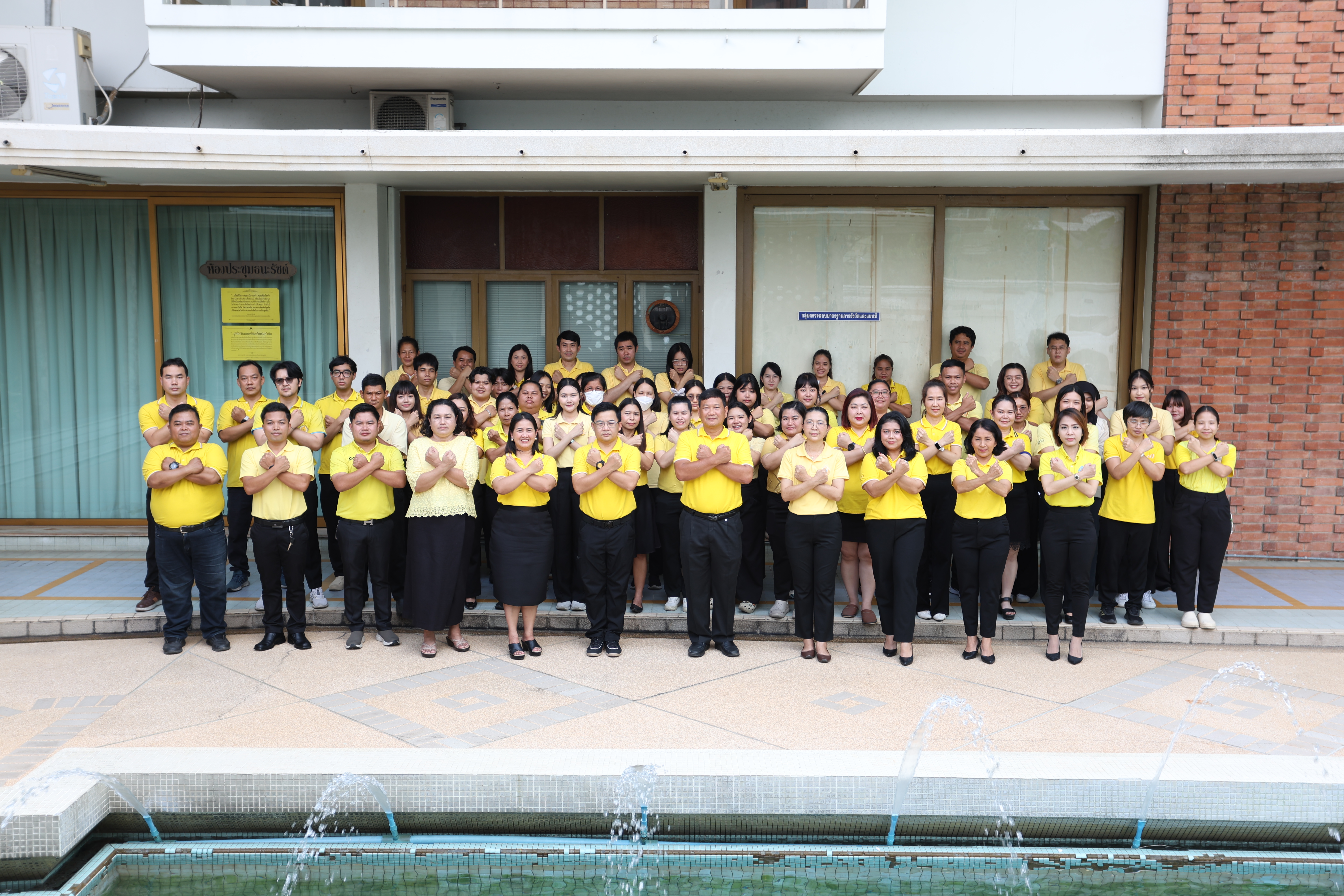 วันอังคารที่ 17 มีนาคม 2568 นายธเนตร พารา ผู้อำนวยการสำนักพัฒนาและถ่ายทอดเทคโนโลยี พร้อมด้วยข้าราชการและเจ้าหน้าที่ในสังกัดสำนักพัฒนาและถ่ายทอดเทคโนโลยี ประกาศเจตนารมณ์ตามนโยบาย No Gift Policy และประกาศเจตนารมณ์เป็นองค์กรคุณธรรม ประจำปีงบประมาณ พ.ศ. 2568