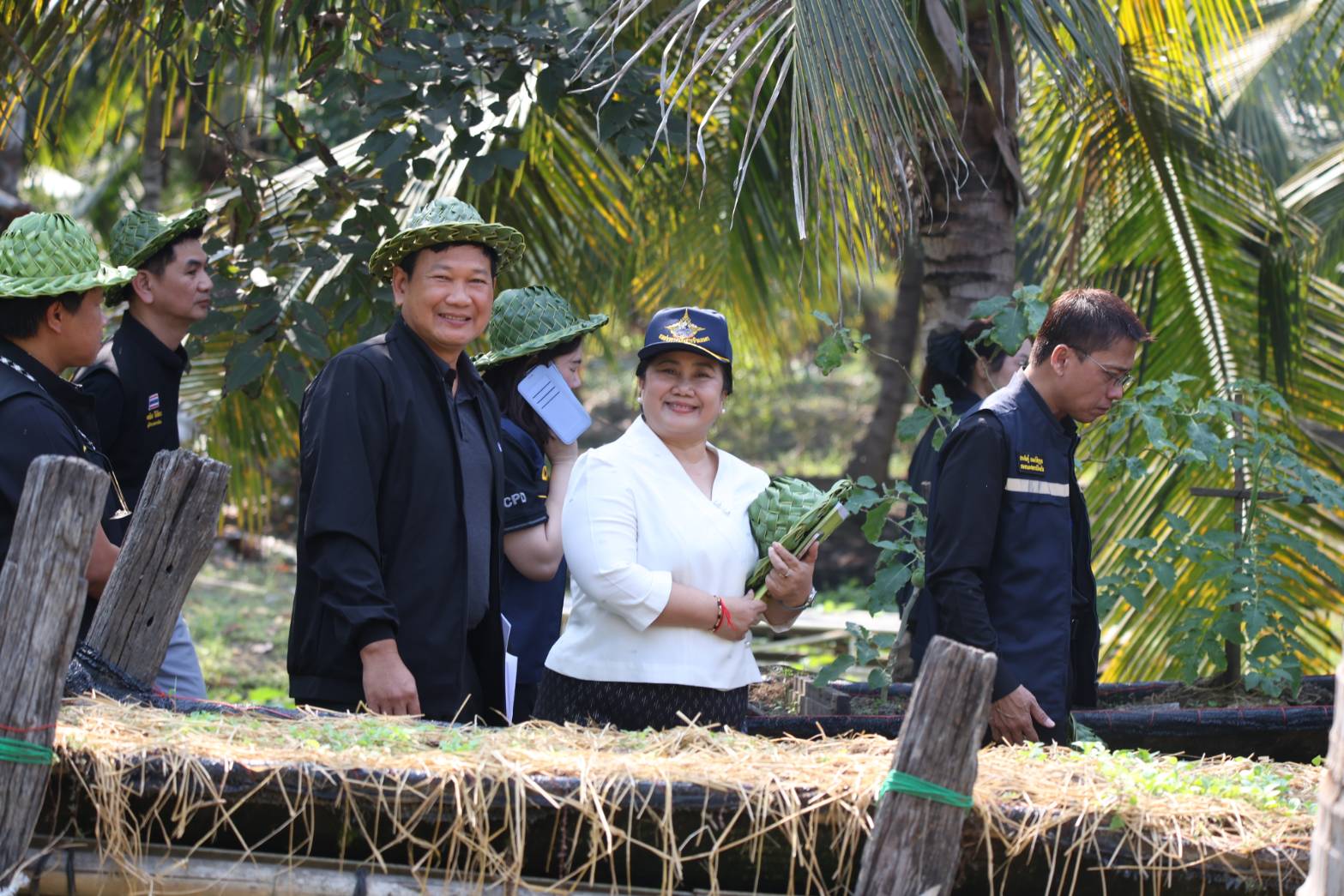 title - ผอ.สพท. ร่วมตรวจข้อมูลเชิงประจักษ์ผู้เข้ารับการสรรหาปราชญ์เกษตรของแผ่นดิน สาขาเศรษฐกิจพอเพียง