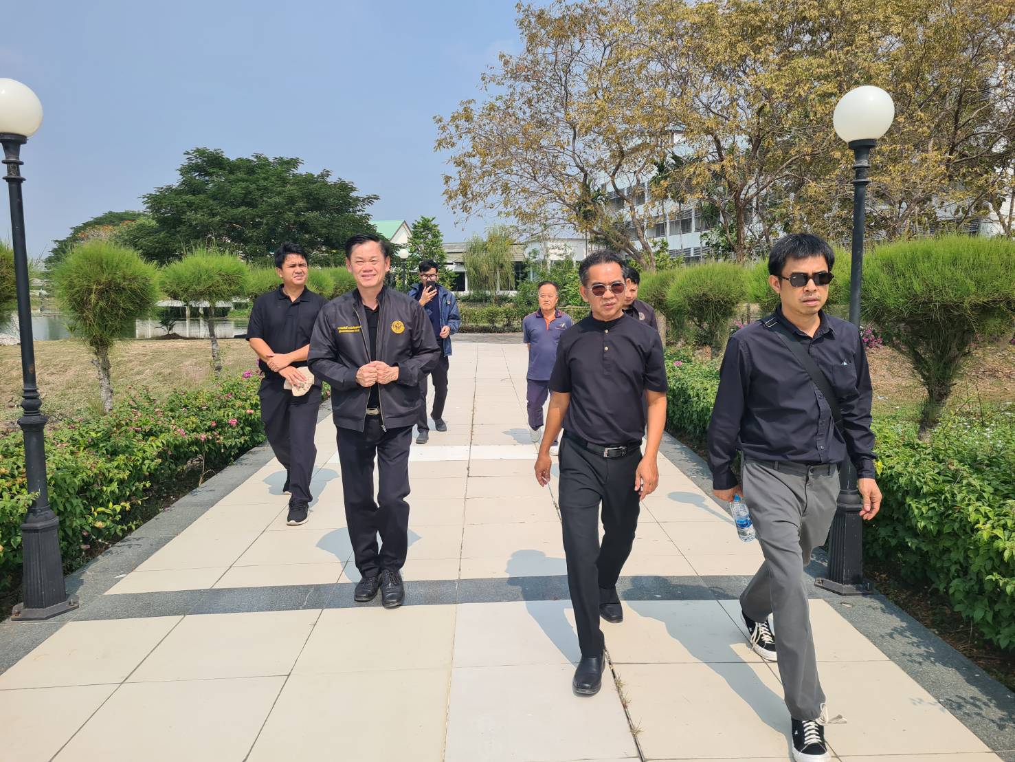 title - ผู้ตรวจราชการฯ ส.ป.ก. รับคณะสำนักช่างสิบหมู่ กรมศิลปากรตรวจแนะนำงานประติมากรรม ศกร.