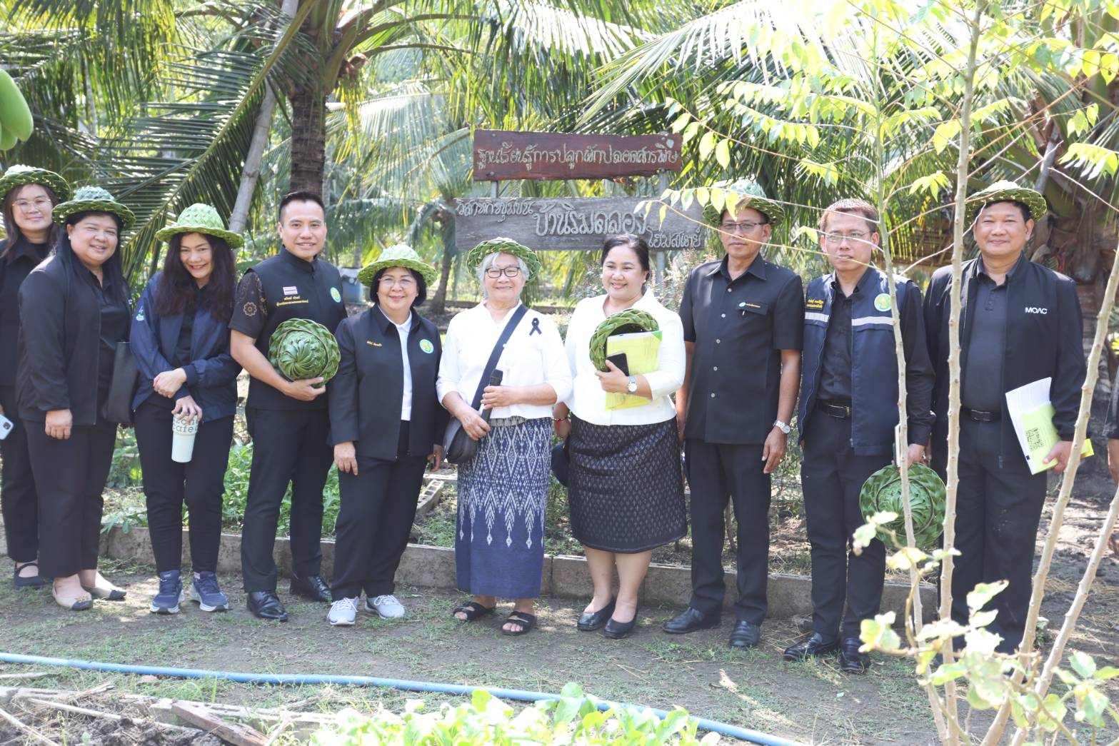 title - ผอ.สพท. ร่วมตรวจข้อมูลเชิงประจักษ์ผู้เข้ารับการสรรหาปราชญ์เกษตรของแผ่นดิน สาขาเศรษฐกิจพอเพียง
