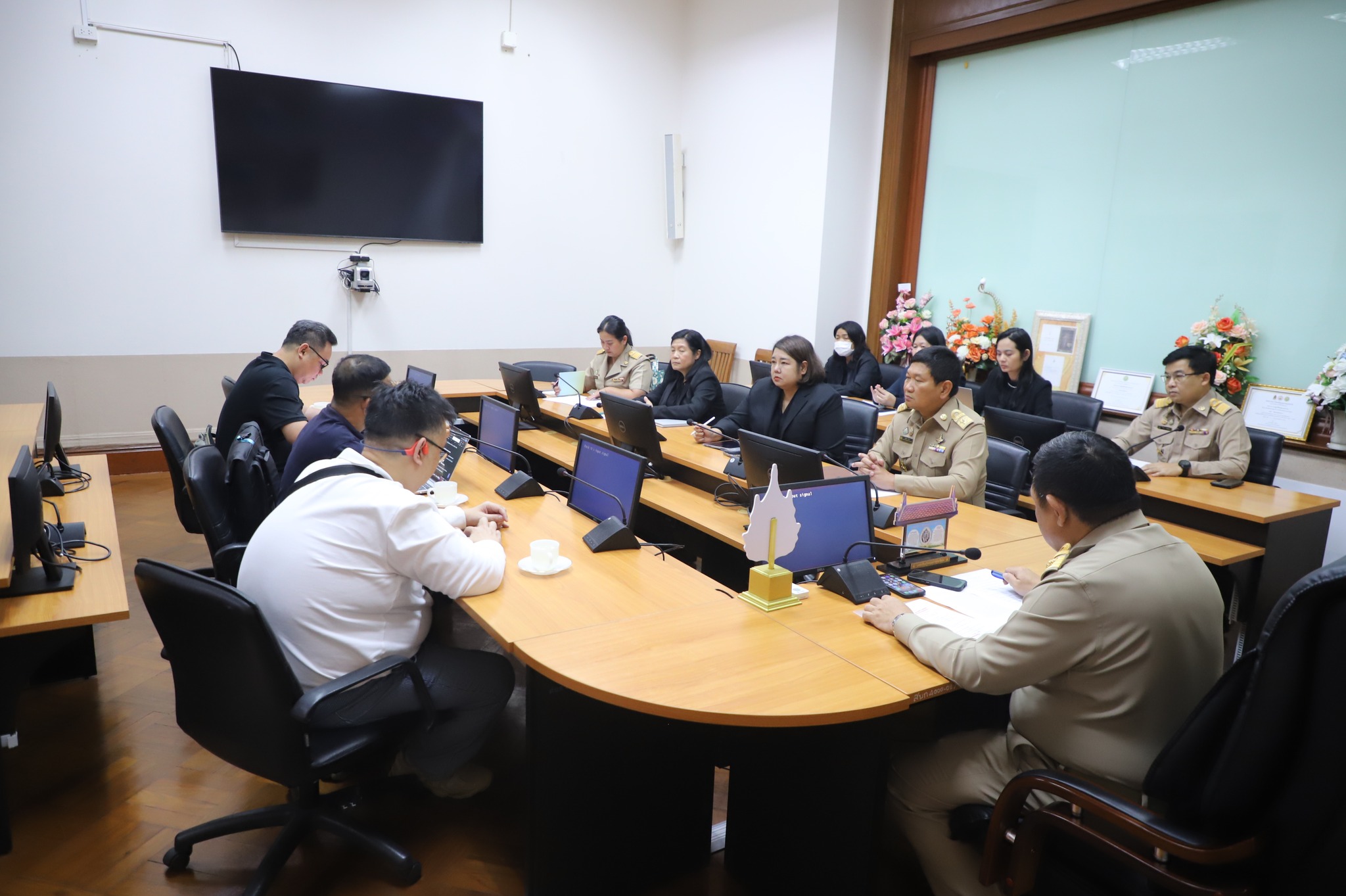 title - ส.ป.ก. ประชุมหารือเรื่อง การยกระดับประสิทธิภาพการสำรวจทรัพยากร ต้นไม้ และ ยางพารา เพื่อรองรับโฉนดต้นไม้และคาร์บอนเครดิต ด้วยเทคโนโลยีการสำรวจระยะไกลแบบผสมผสาน (Integrated Remote Sensing: LiDAR & Satellite)