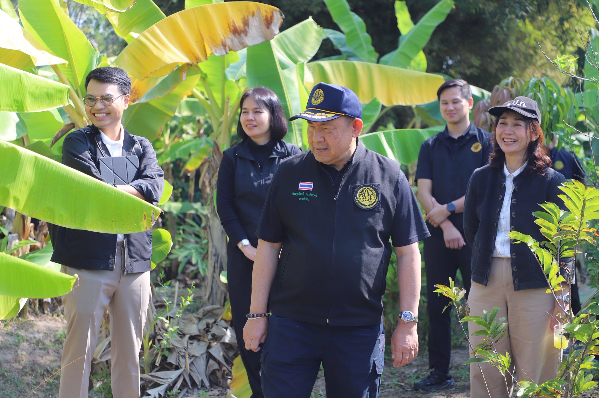 title - เกษตรกรปลื้ม เลขาธิการ ส.ป.ก. ตรวจเยี่ยมความสำเร็จต้นแบบ Smart Farmer จ.ลำพูน 