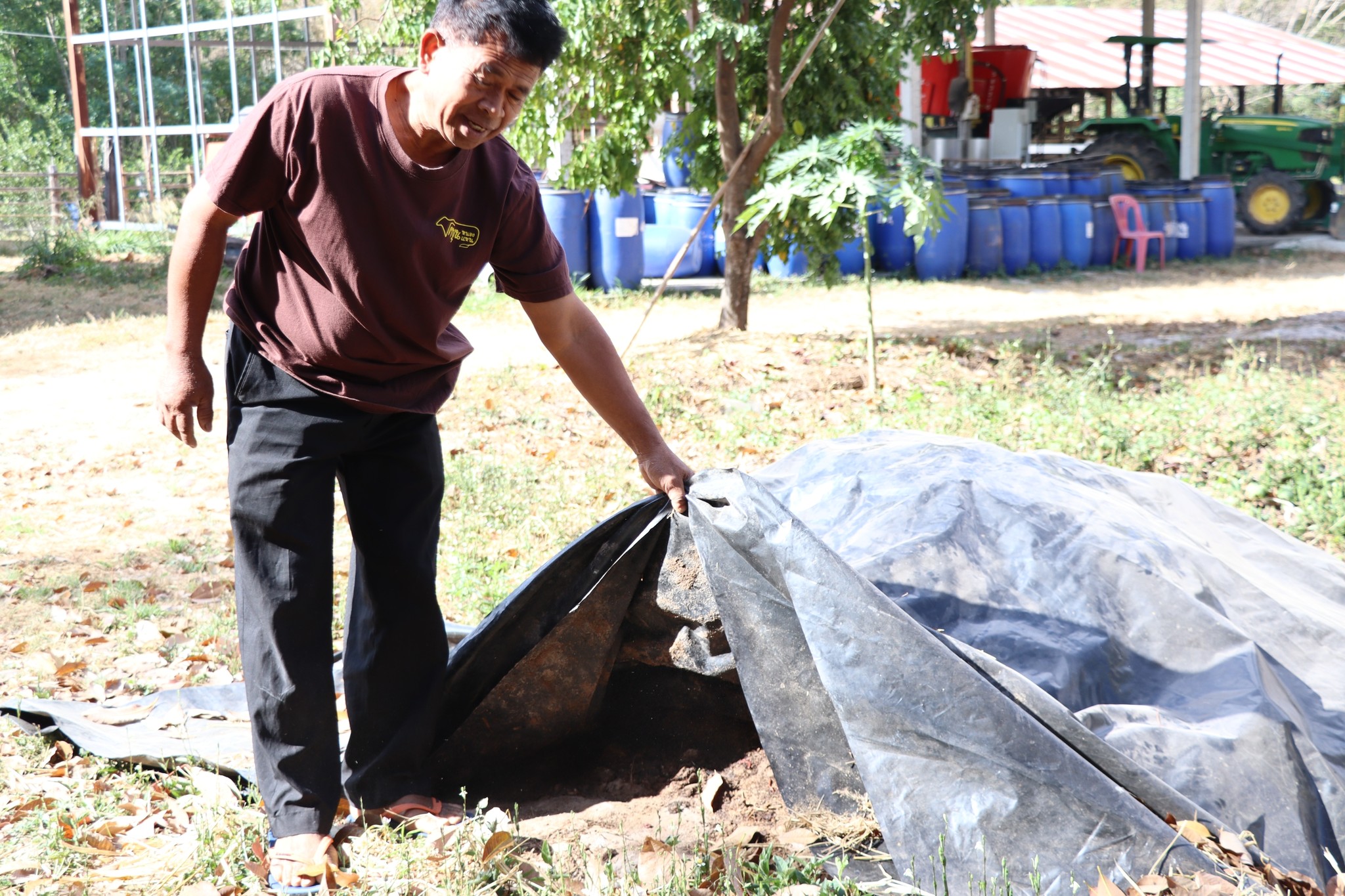 title - กพก. ติดตามผลการดำเนินงานของสมาชิกกลุ่มแปลงใหญ่โคขุน ม. 7 ต.หนองแหน อ.กุดชุม จ.ยโสธร