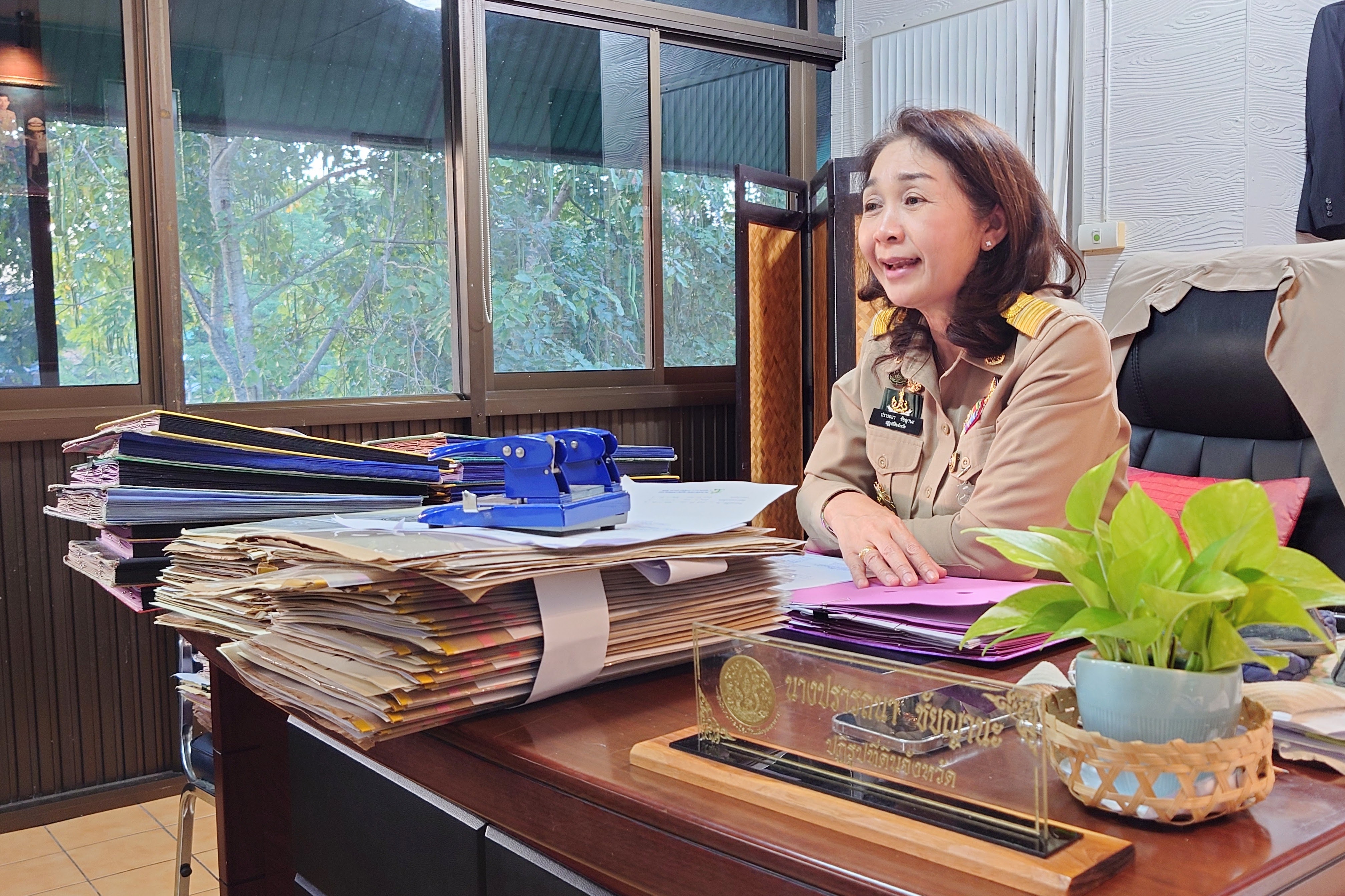 title - กพม. ลงพื้นที่ติดตามผล Smart Farmer จ.ลำพูน อินทรีย์เด่น PGS ปัง