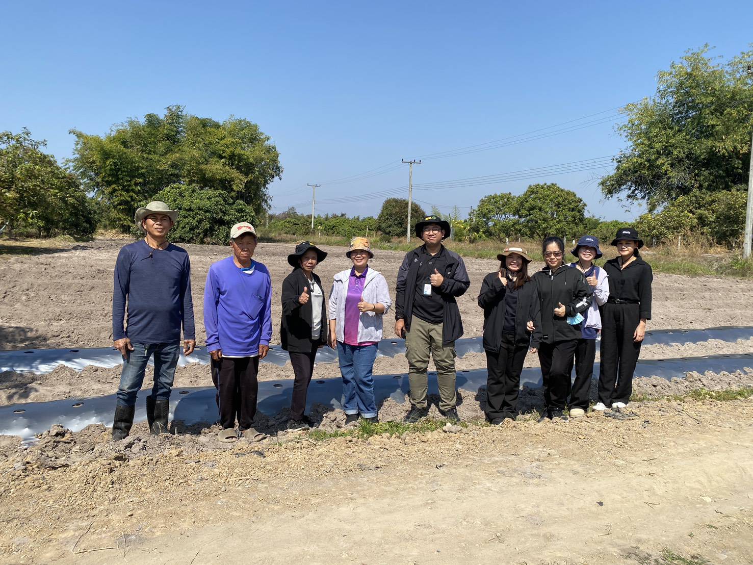 title - กพม. ลงพื้นที่ติดตามผล Smart Farmer จ.ลำพูน อินทรีย์เด่น PGS ปัง